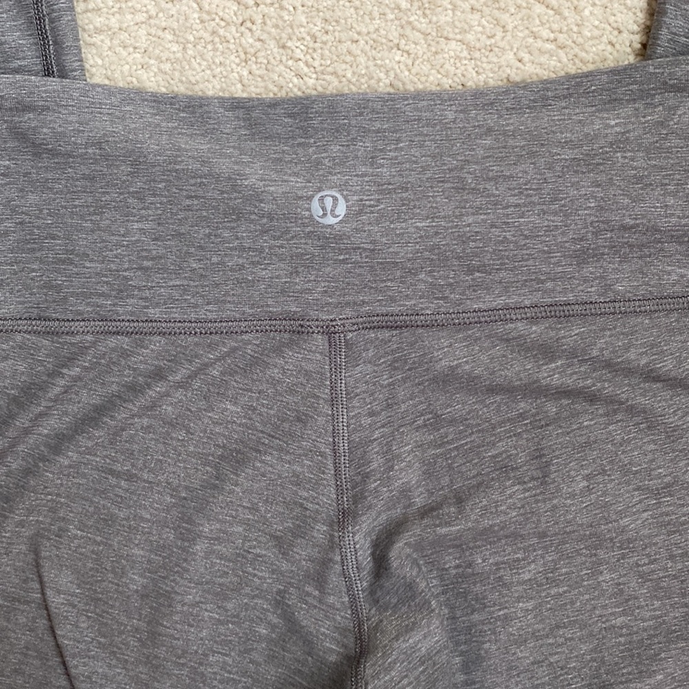 Lululemon Wunder Under cropped leggings - Picture 2 of 2